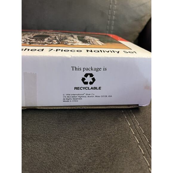 International Christmas 7-Piece Antique Silver Finish Resin Nativity Set in Box - Picture 3 of 4